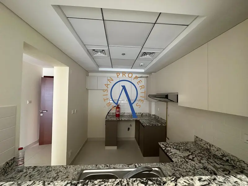 WELL-LIT & SPACIOUS | PRIME LOCATION | CALL NOW
