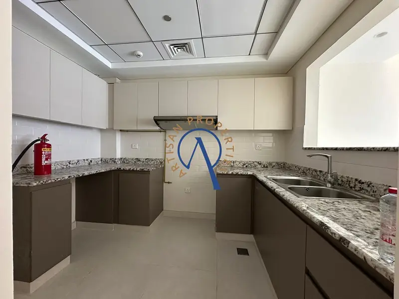 WELL-LIT & SPACIOUS | PRIME LOCATION | CALL NOW