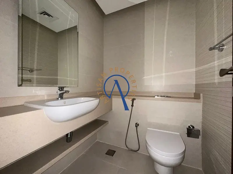 WELL-LIT & SPACIOUS | PRIME LOCATION | CALL NOW