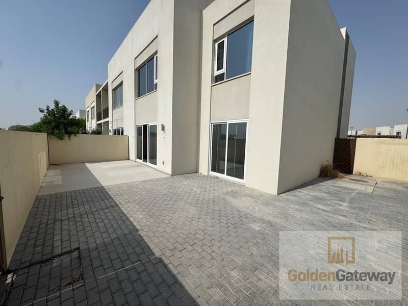SPACIOUS 3BED / WELL MAINTAINED / READY TO MOVE