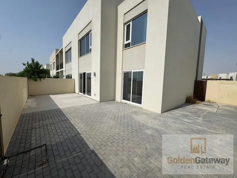SPACIOUS 3BED / WELL MAINTAINED / READY TO MOVE