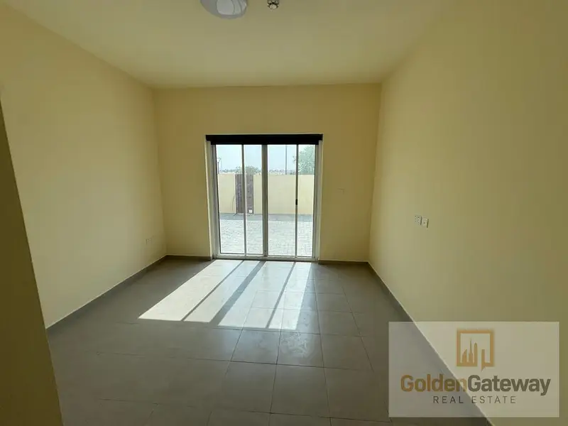 SPACIOUS 3BED / WELL MAINTAINED / READY TO MOVE