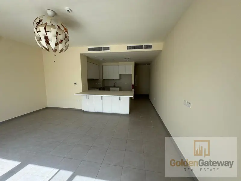 SPACIOUS 3BED / WELL MAINTAINED / READY TO MOVE