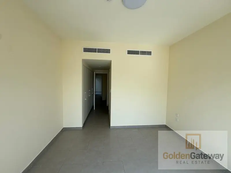SPACIOUS 3BED / WELL MAINTAINED / READY TO MOVE