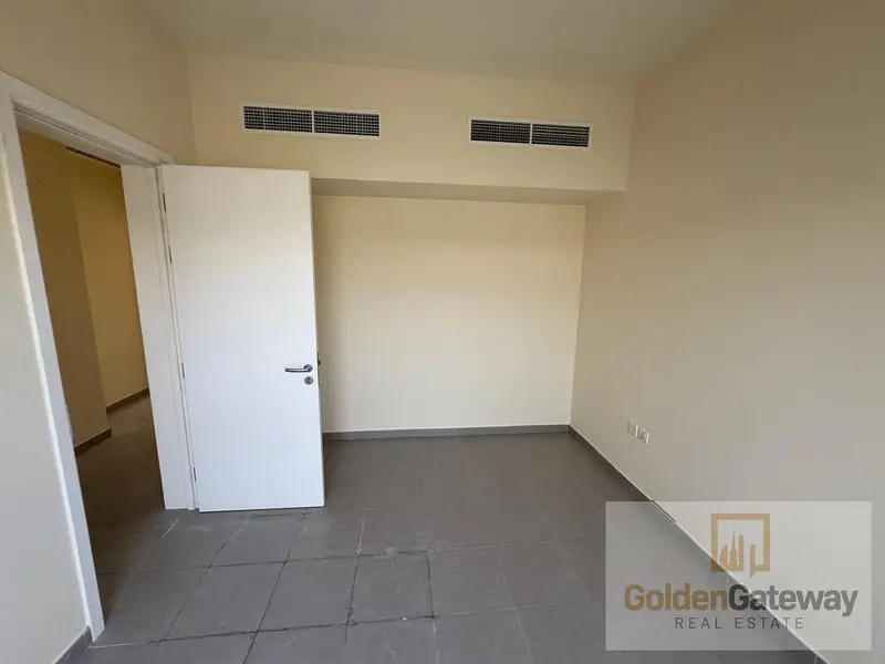 SPACIOUS 3BED / WELL MAINTAINED / READY TO MOVE
