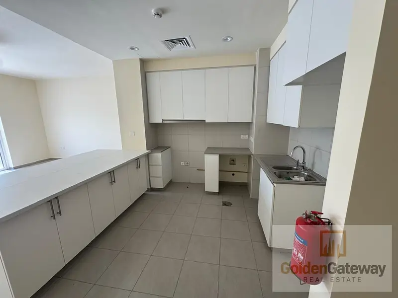 SPACIOUS 3BED / WELL MAINTAINED / READY TO MOVE