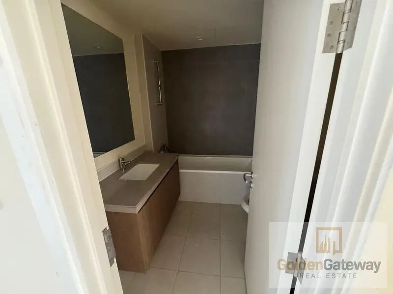SPACIOUS 3BED / WELL MAINTAINED / READY TO MOVE