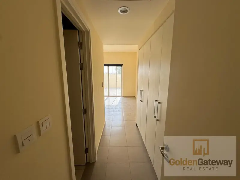 SPACIOUS 3BED / WELL MAINTAINED / READY TO MOVE