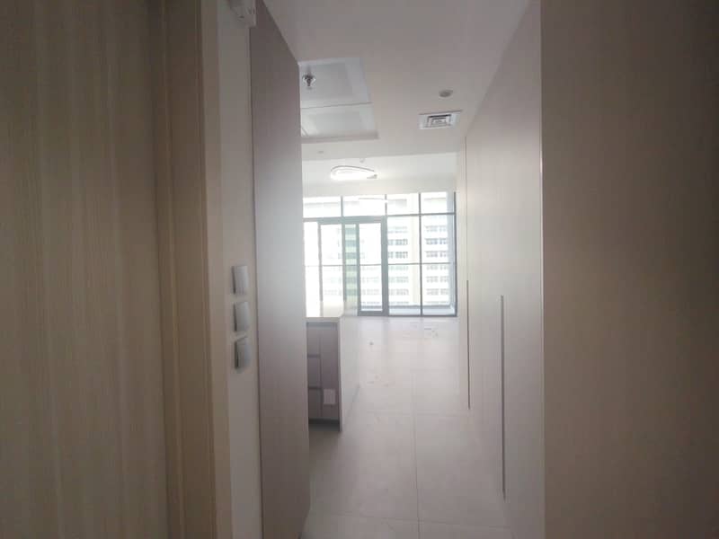 5 WhatsApp Image 2026-10-12 at 14.00. 48 (2). jpeg