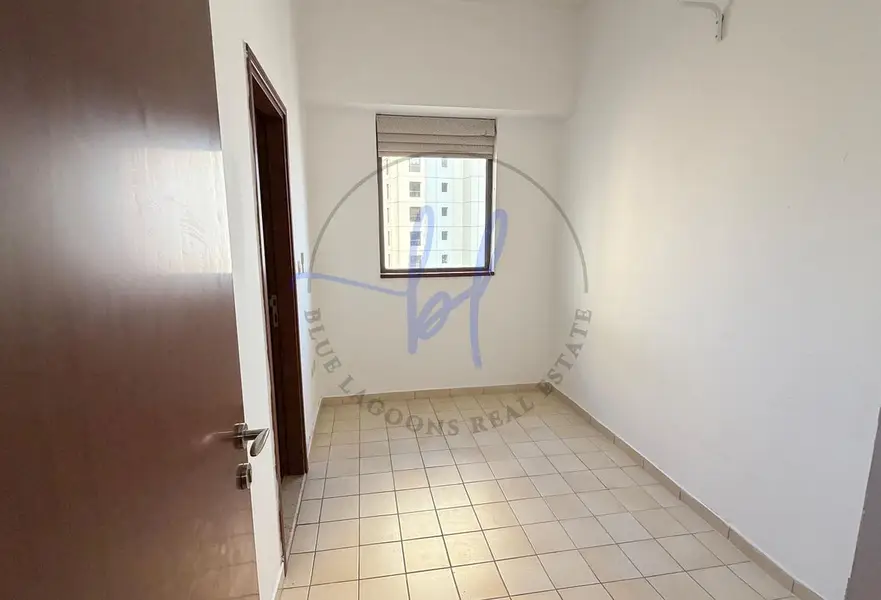 Move-In Ready | Large Family Apt | Near Open Beach