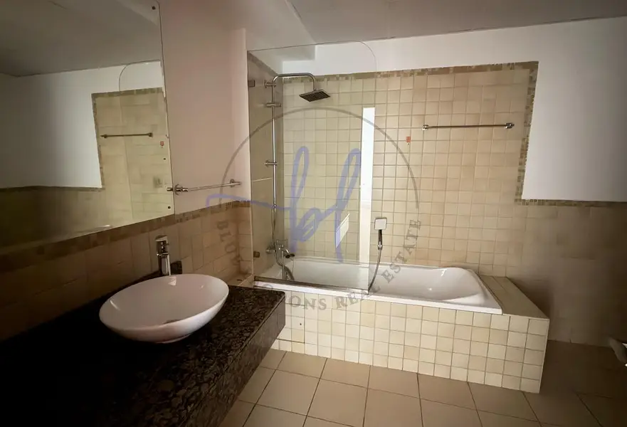 Move-In Ready | Large Family Apt | Near Open Beach