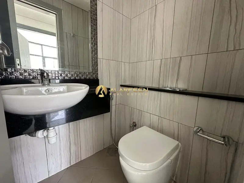 Elegant 1 BR | Spacious Layout | Great Amenities