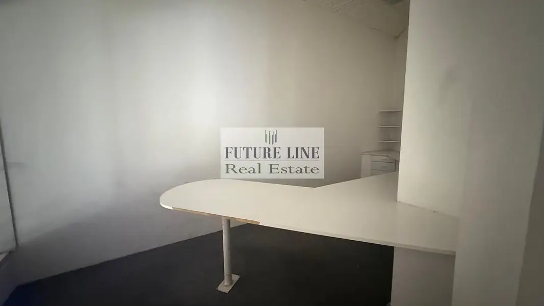 SMALL FITTED OFFICE with 3 OFFICE ROOM PARTITIONED