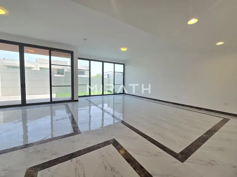Sophisticated Compound Villa Near Burj Al Arab