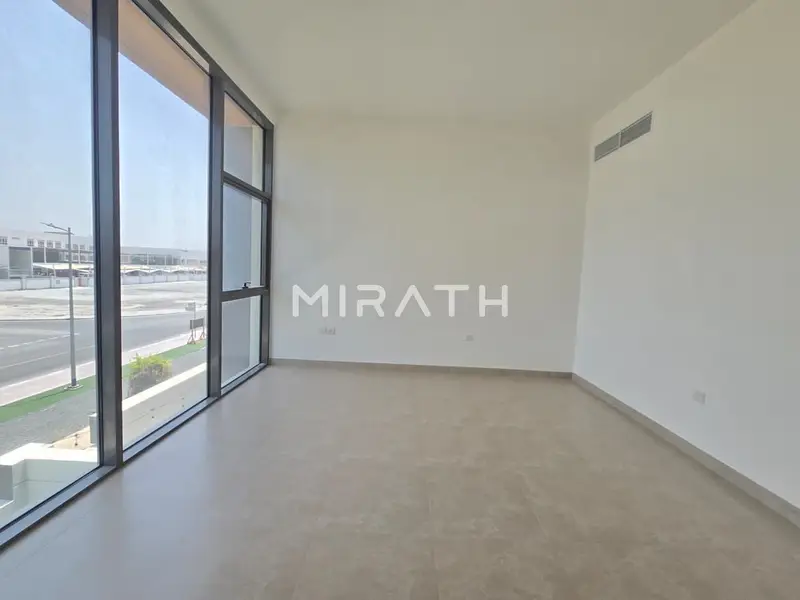 Sophisticated Compound Villa Near Burj Al Arab
