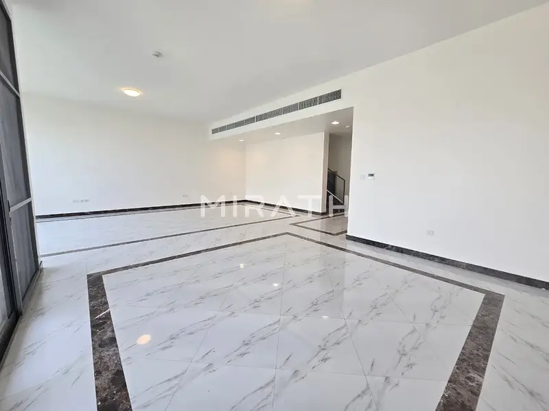 Sophisticated Compound Villa Near Burj Al Arab