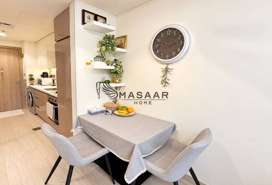 6 Cosy Modern Dining Nook and Kitchen. png