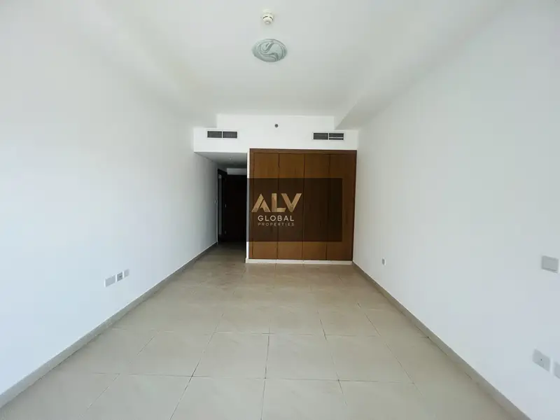 Spacious Apartment | Ready to Move | Prime Location