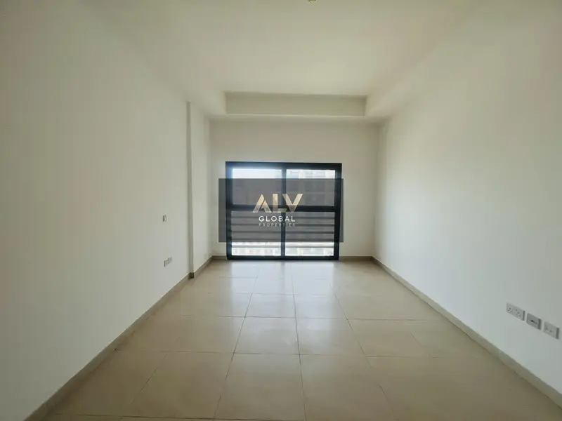 Spacious Apartment | Ready to Move | Prime Location