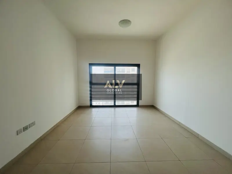 Spacious Apartment | Ready to Move | Prime Location
