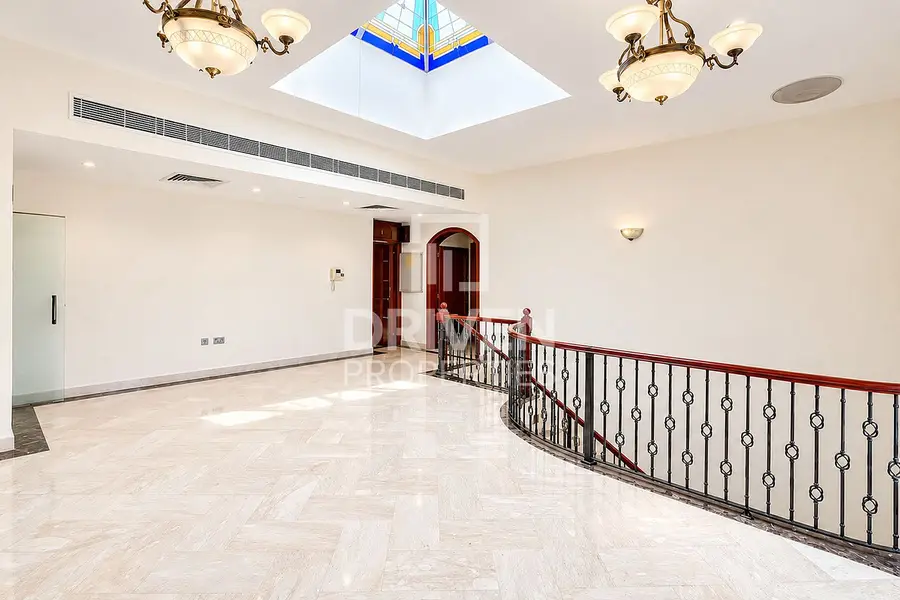 Classic Elegance | Prime Location | Swimming pool
