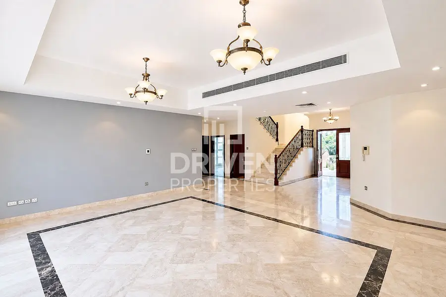 Classic Elegance | Prime Location | Swimming pool