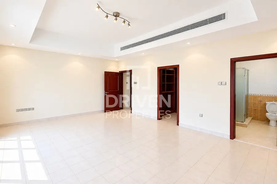 Classic Elegance | Prime Location | Swimming pool