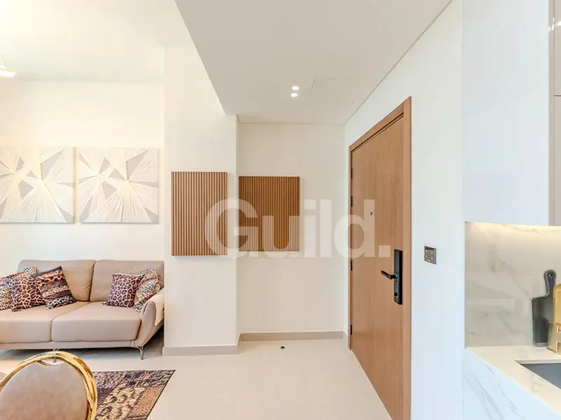 Tenanted I Central JVC View I Modern | Bright