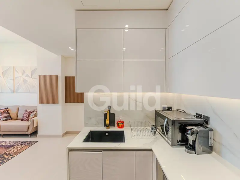 Tenanted I Central JVC View I Modern | Bright