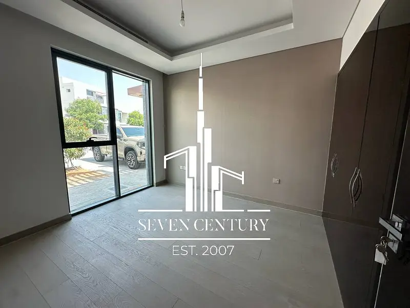 5BHK Villa | Corner Unit | Brand New | Prime