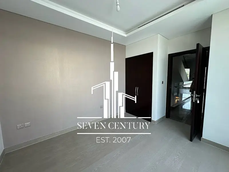 5BHK Villa | Corner Unit | Brand New | Prime