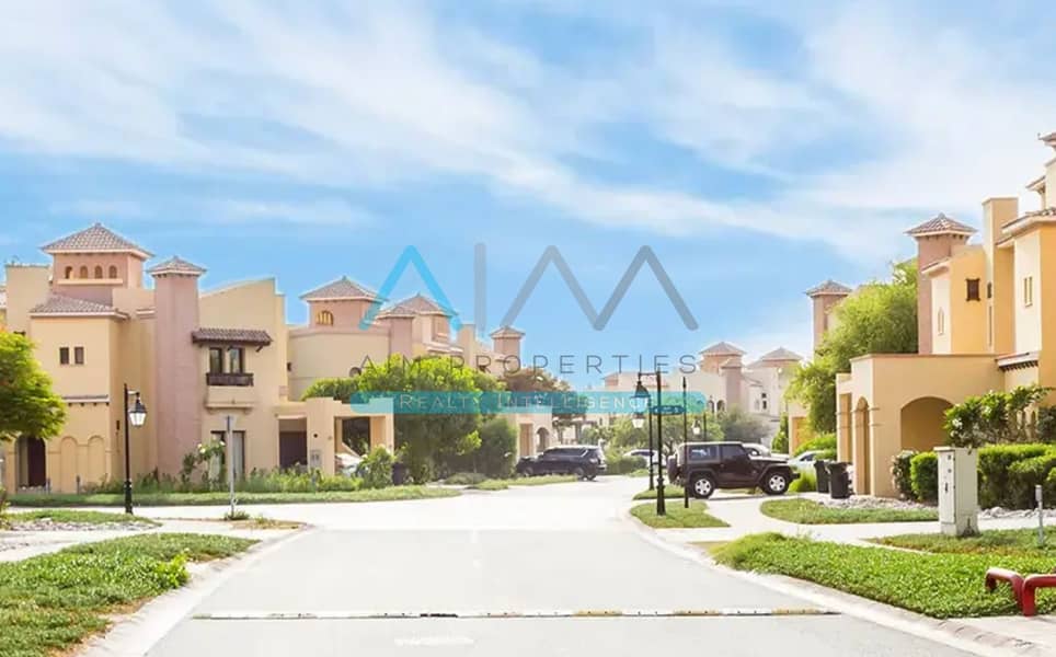 3 Br. Independent Villa | Near M. City Center