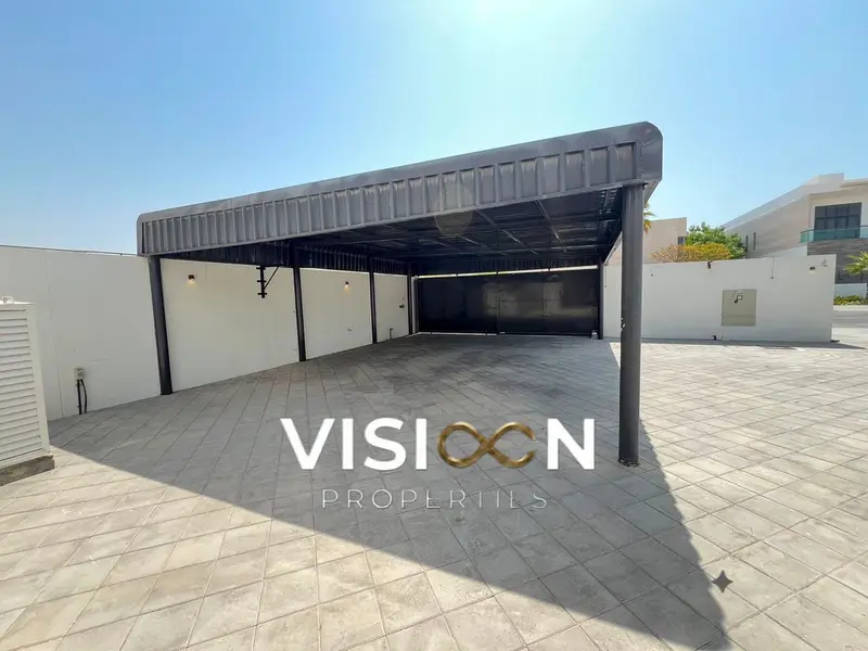3 Master Bedrooms | Pool & Private Garden