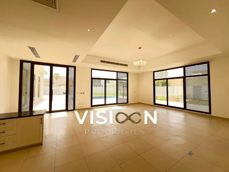 3 Master Bedrooms | Pool & Private Garden
