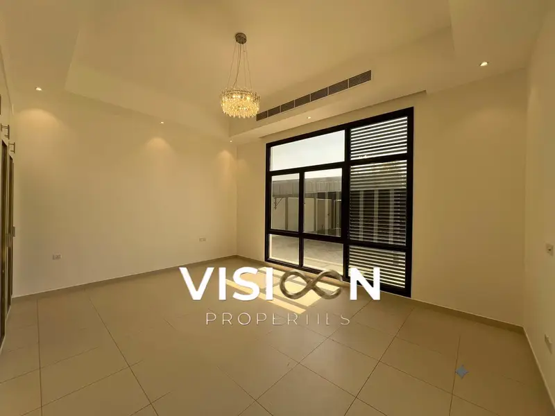 3 Master Bedrooms | Pool & Private Garden
