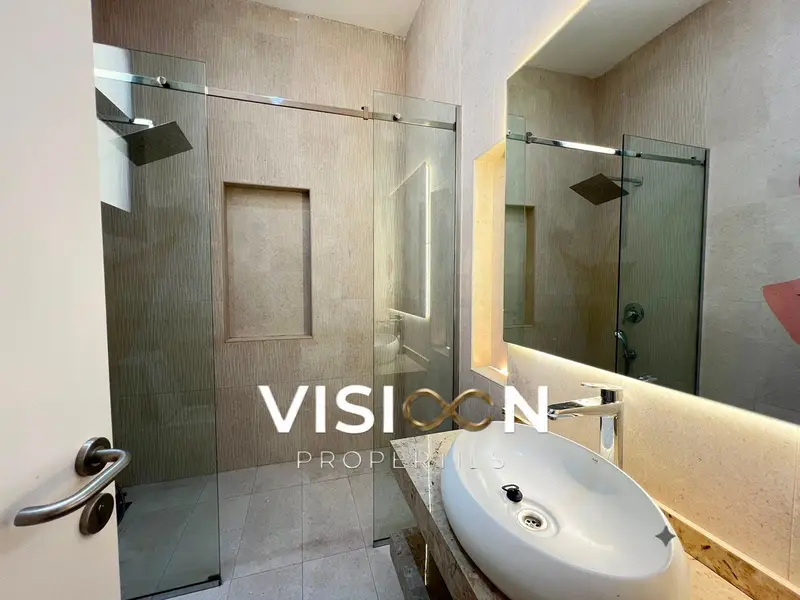 3 Master Bedrooms | Pool & Private Garden