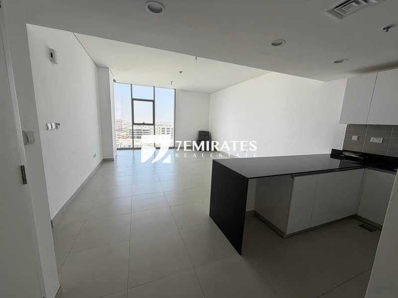 2 03. The Pulse Residence B2-805 - Entrance Vie. jpg
