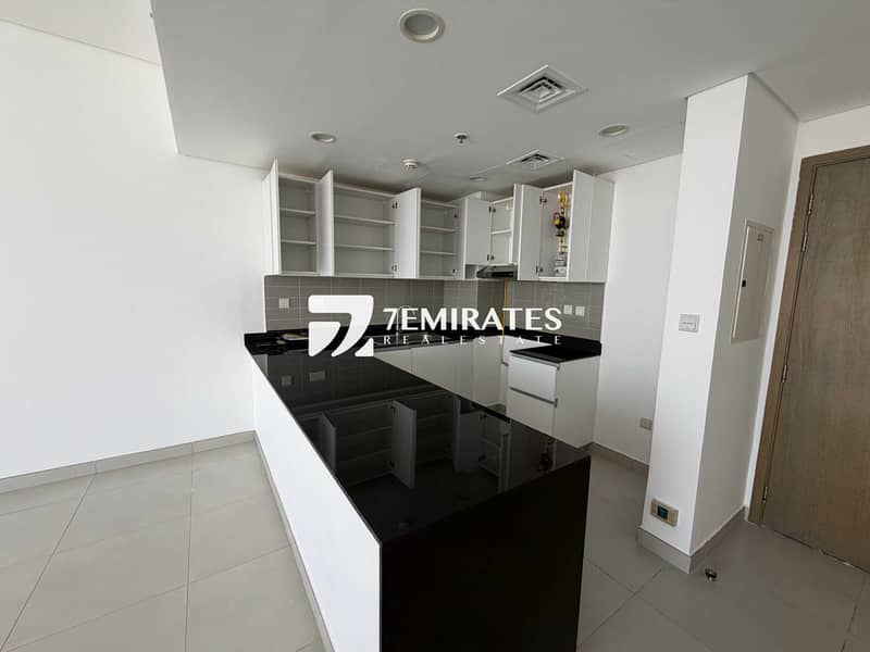 5 06. The Pulse Residence B2-805 - Kitchen 3. jpg