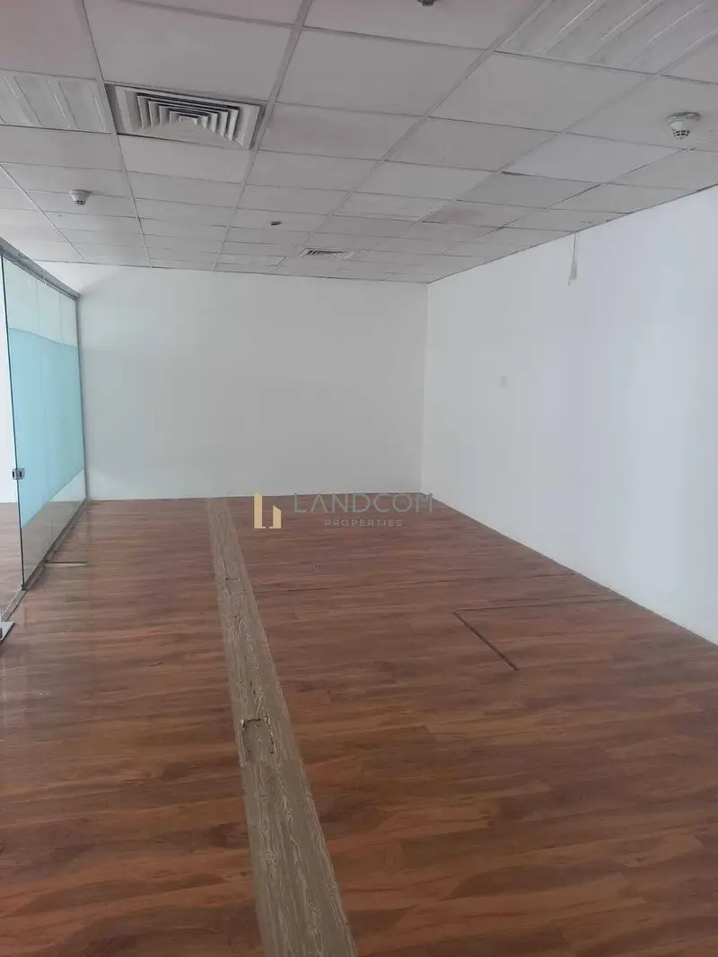 SPACIOUS OFFICE FOR RENT – AL GARHOUD, DUBAI