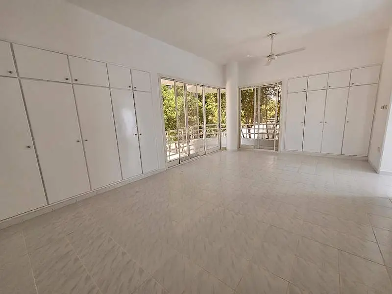 Perfect Layout | 4BR Villa Shared Pool| Prime Area