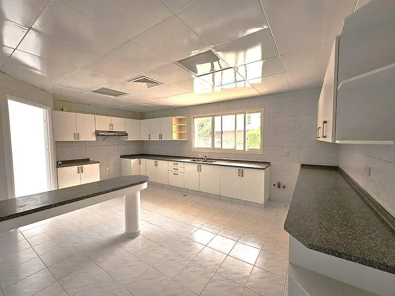 Perfect Layout | 4BR Villa Shared Pool| Prime Area