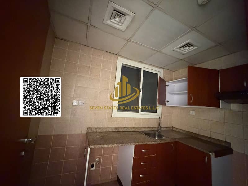 4 705eed86-d320-4d89-8115-0a03d5b7c960. jpg