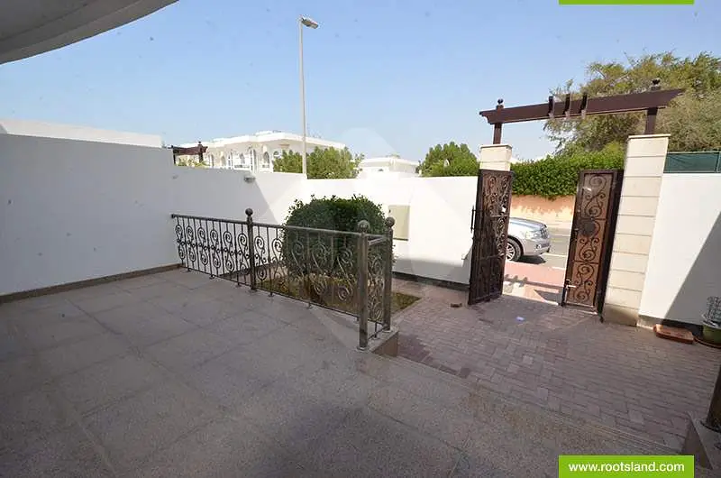 Well Maintained 4BR Villa Compound | Shared Pool