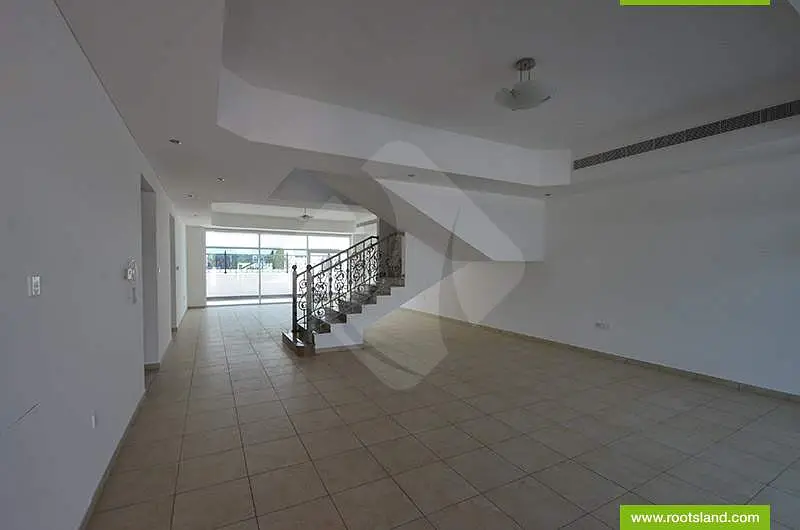 Well Maintained 4BR Villa Compound | Shared Pool