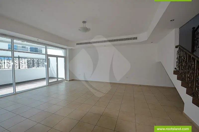 Well Maintained 4BR Villa Compound | Shared Pool