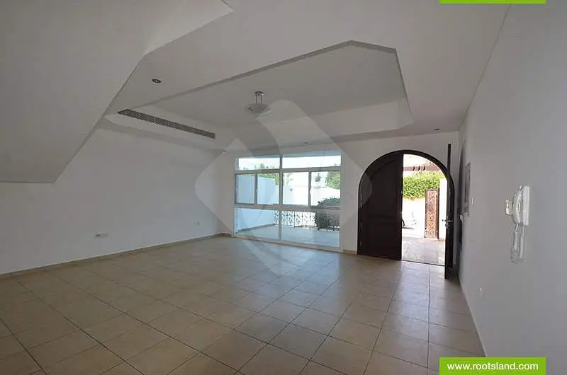 Well Maintained 4BR Villa Compound | Shared Pool