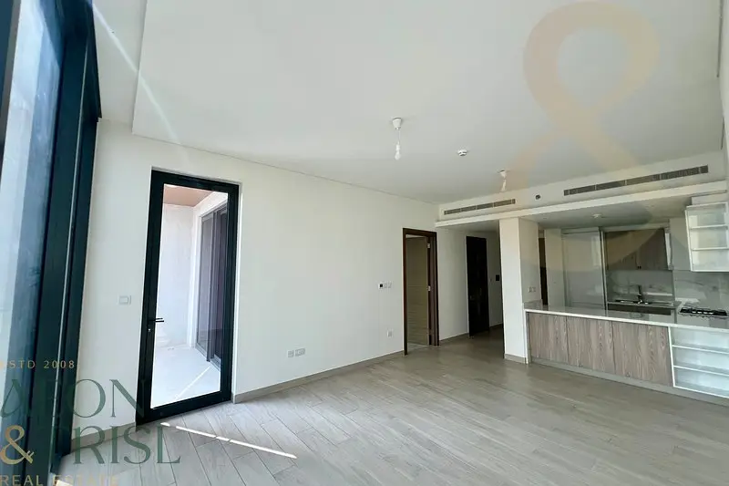 1BR | High Floor | Skyline View | Unfurnished