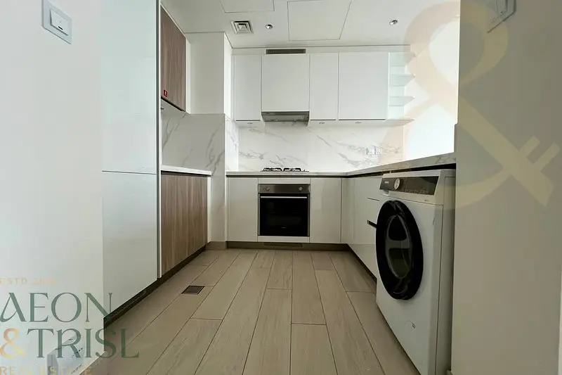 1BR | High Floor | Skyline View | Unfurnished