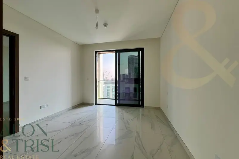 1BR | High Floor | Skyline View | Unfurnished