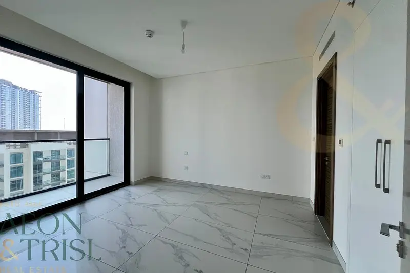 1BR | High Floor | Skyline View | Unfurnished